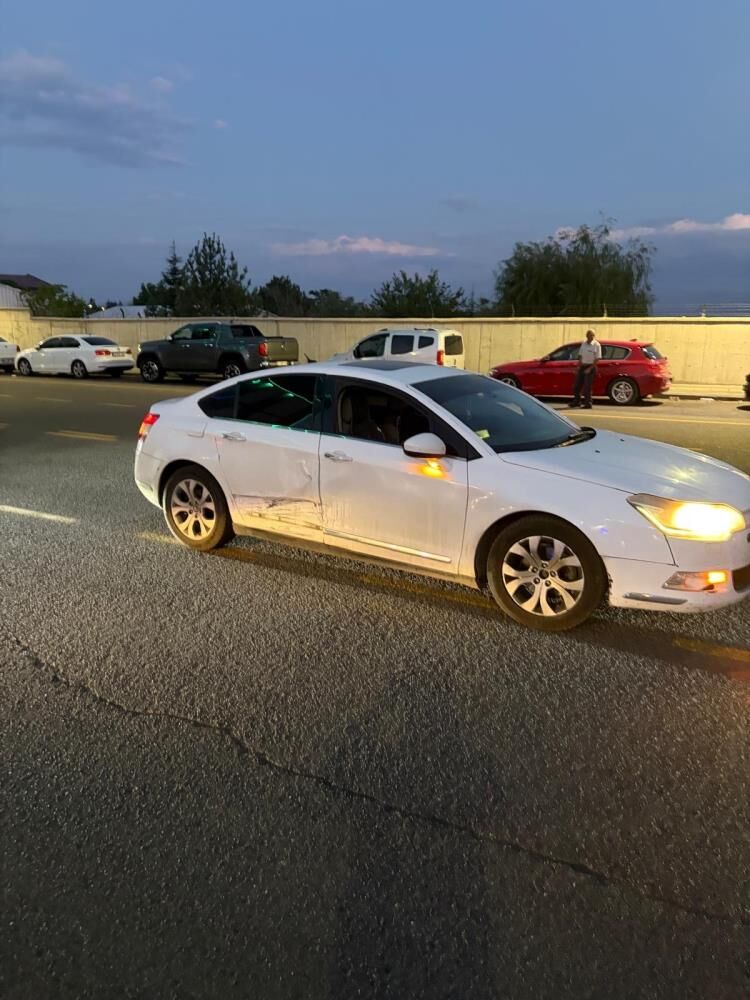 Bingöl'de otomobiller çarpıştı: 4 yaralı