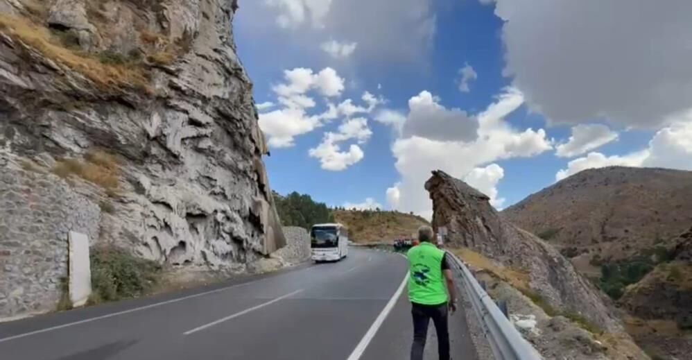 Bitlis'te eski görünümüne kavuşması isteniyor: Deliklitaş için pedal çevirdiler