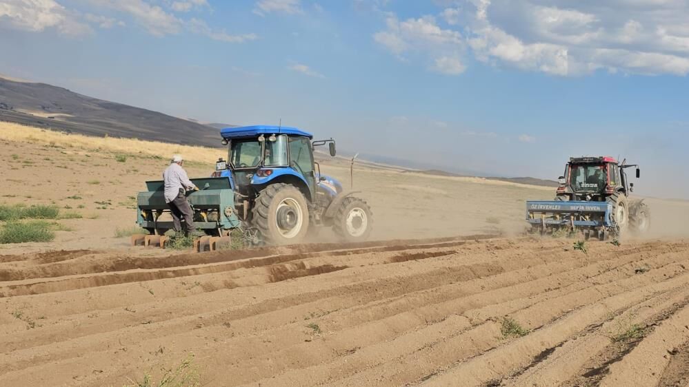 Bitlis'te Tarlalar Yeni Sezon Için Hazırlanıyor 1