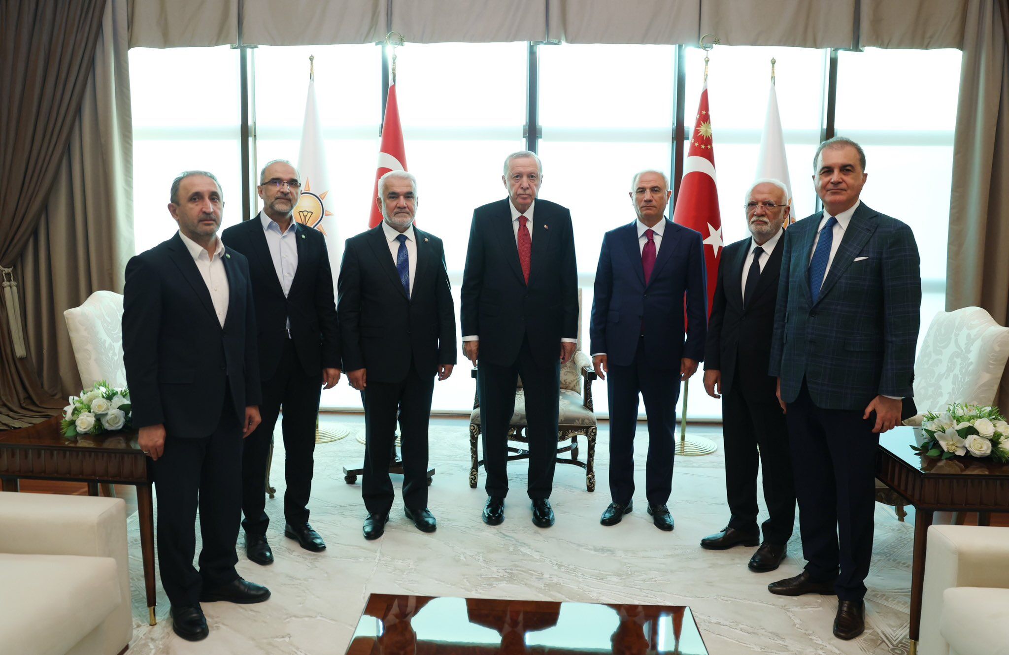 HÜDA PAR Genel Başkanı Yapıcıoğlu, Cumhurbaşkanı Erdoğan ile görüştü