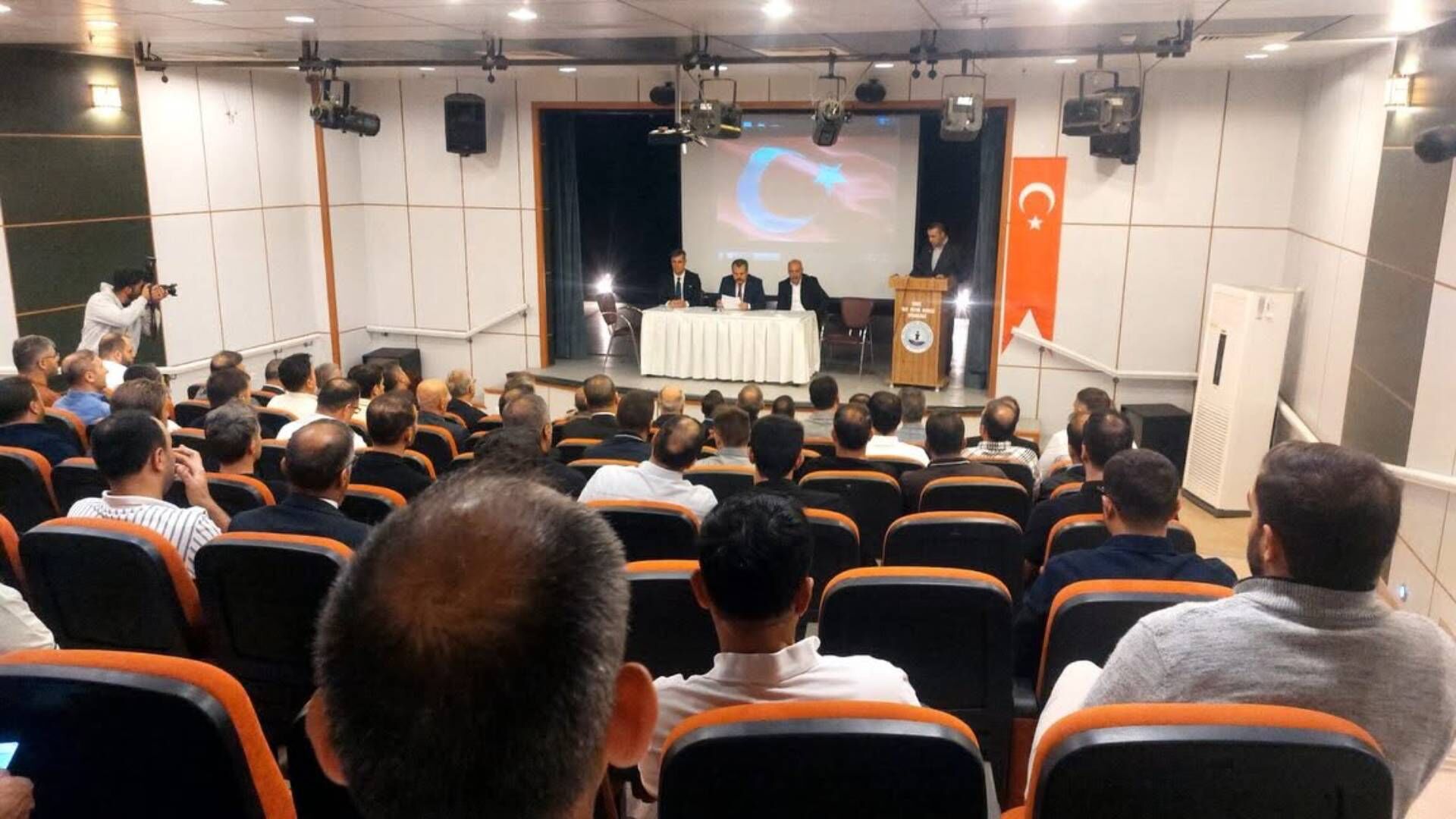 Ahlat'ta okulların güvenliği için kapsamlı toplantı