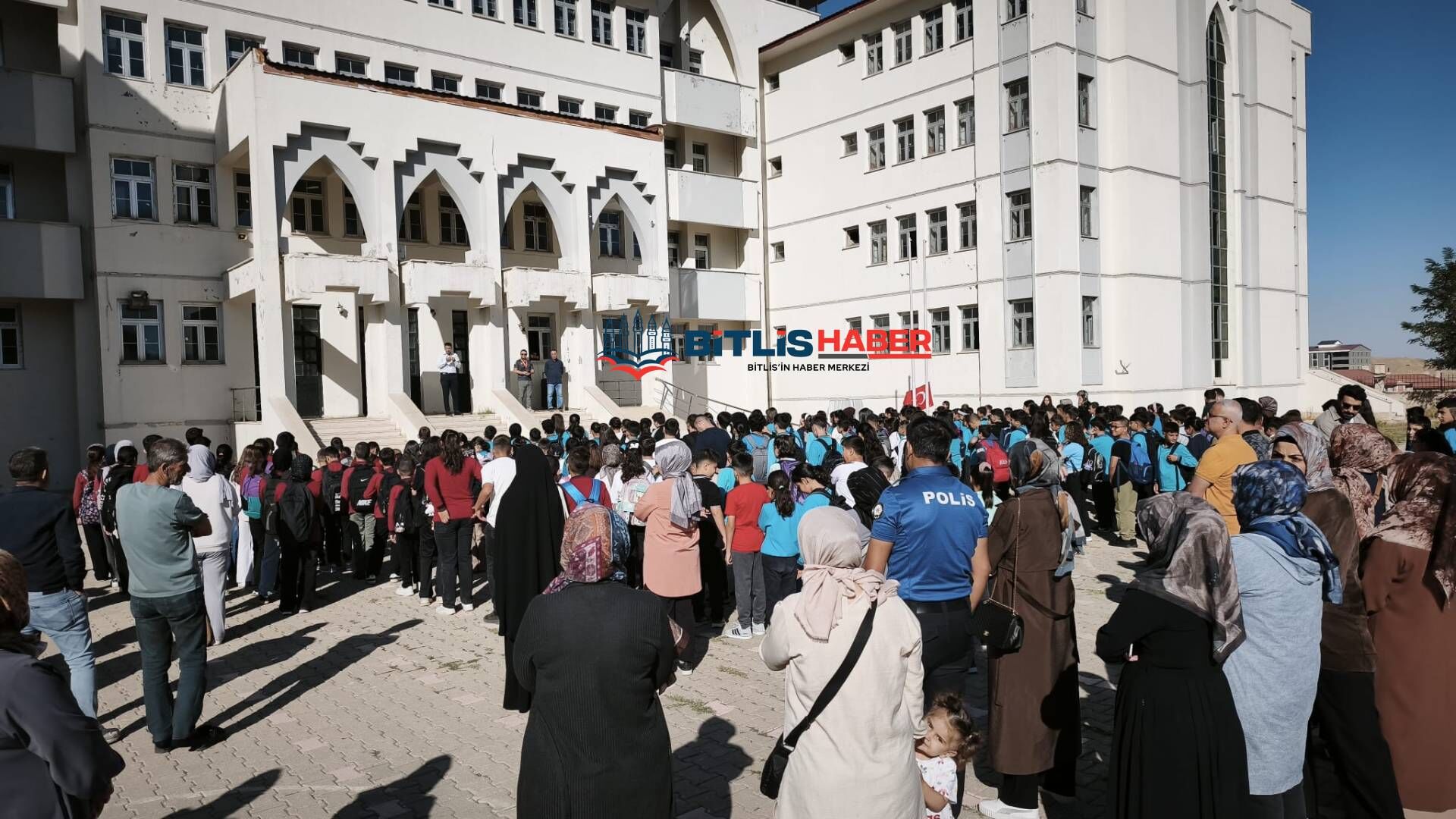 Bitlis'te 92 bin 955 öğrenci için ilk ders zili çaldı