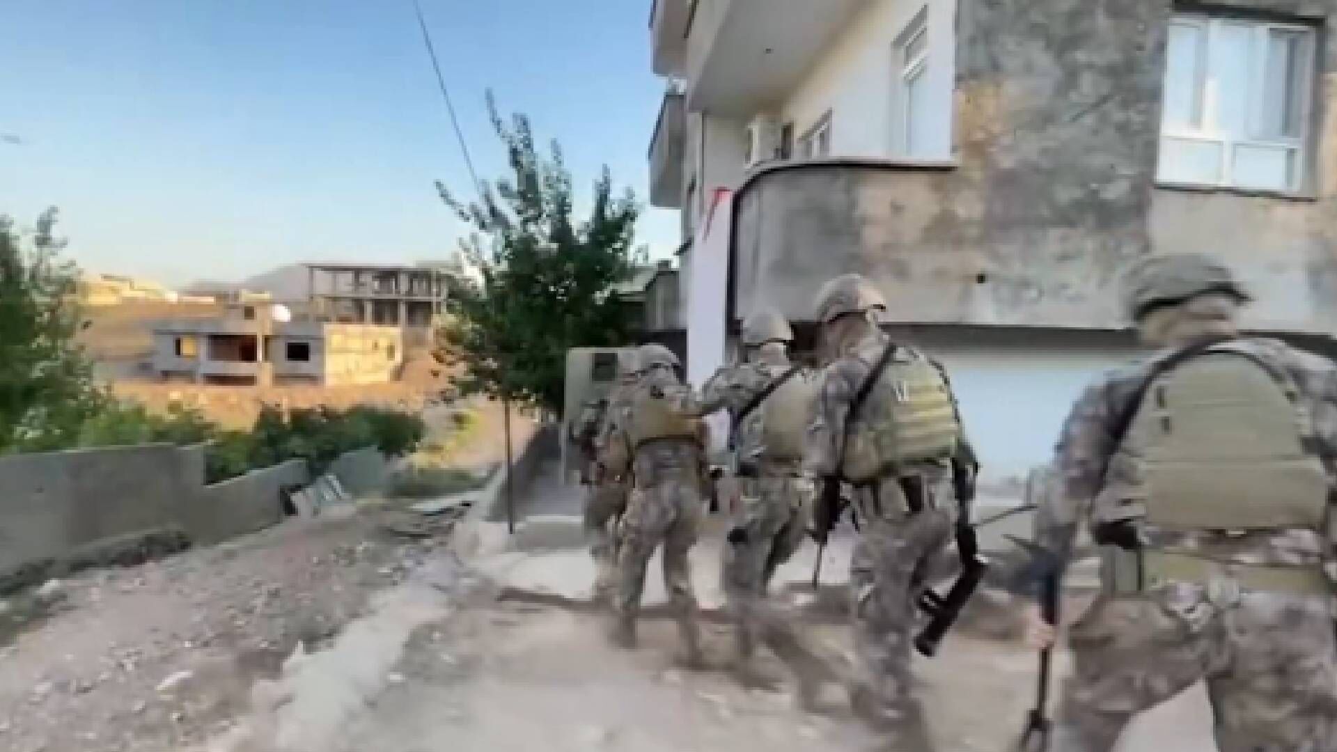 Bitlis dahil 36 ilde siber suç operasyonu: 444 tutuklama