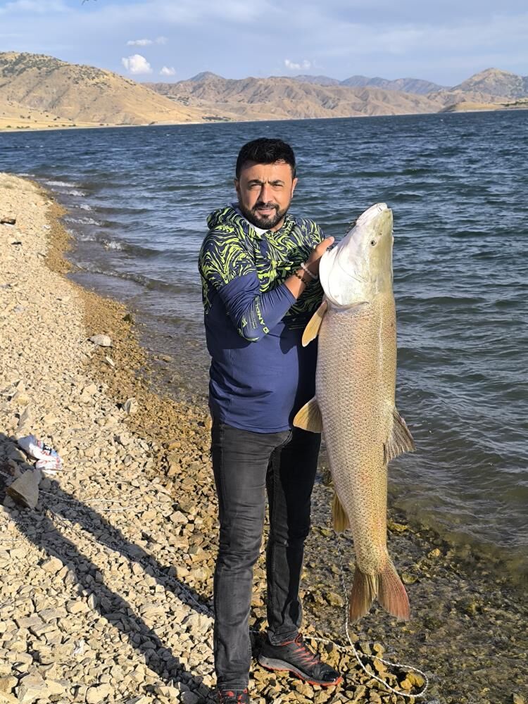 Keban Baraj Gölü'nde 30 Kiloluk Dev Turna Yakalandı 1