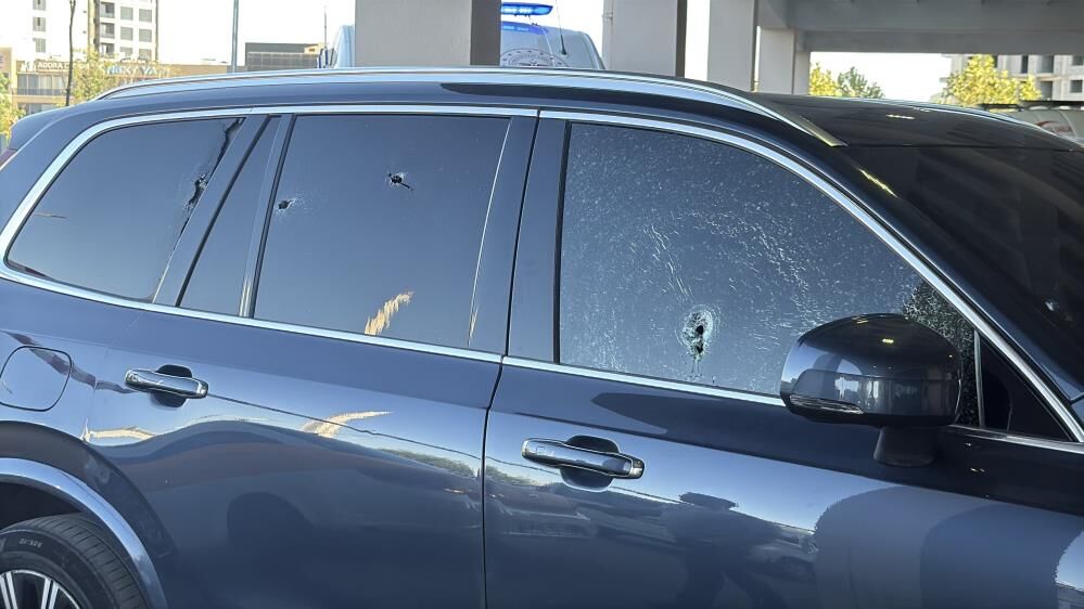 Kurşunların Hedefi Oldular Cipi Yaralı Halde Hastaneye Sürdü-1