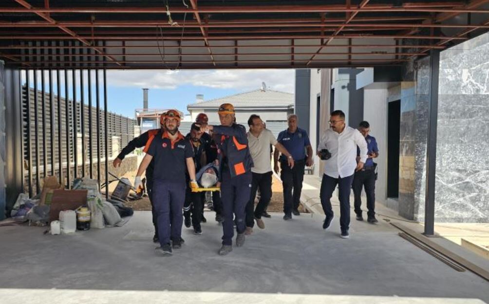Kuyuda mahsur kaldı! Elazığ'da yaralı vatandaş AFAD tarafından kurtarıldı