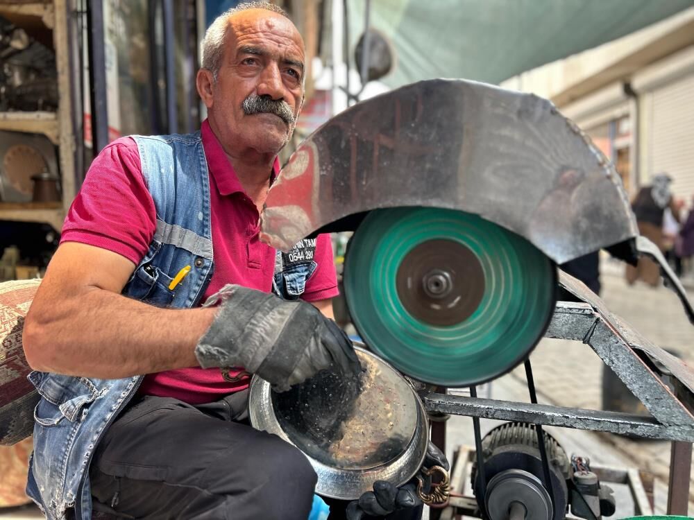 Van'da Unutulmaya Yüz Tutan Mesleği 25 Yıldır Sürdürüyor1