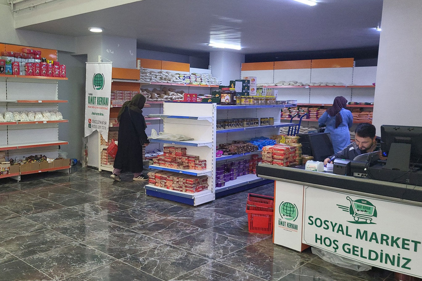 Van’da Umut Kervanı 250 ihtiyaç sahibi aileye yardım eli uzattı