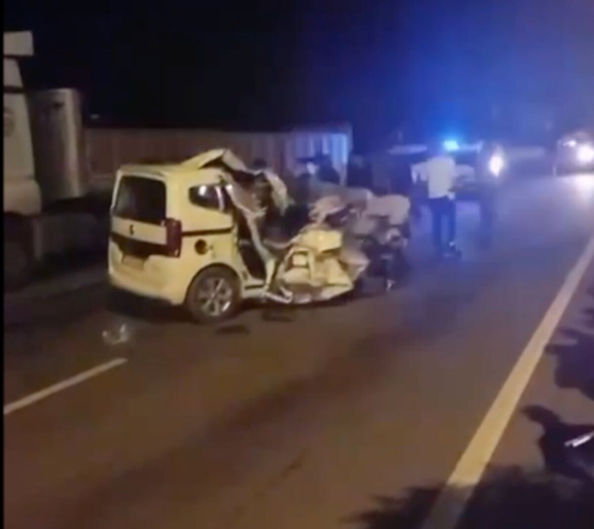 Batman Yolunda Araç Tir'a Çarptı 2'Si Çocuk 6 Ağır Yaralı 1
