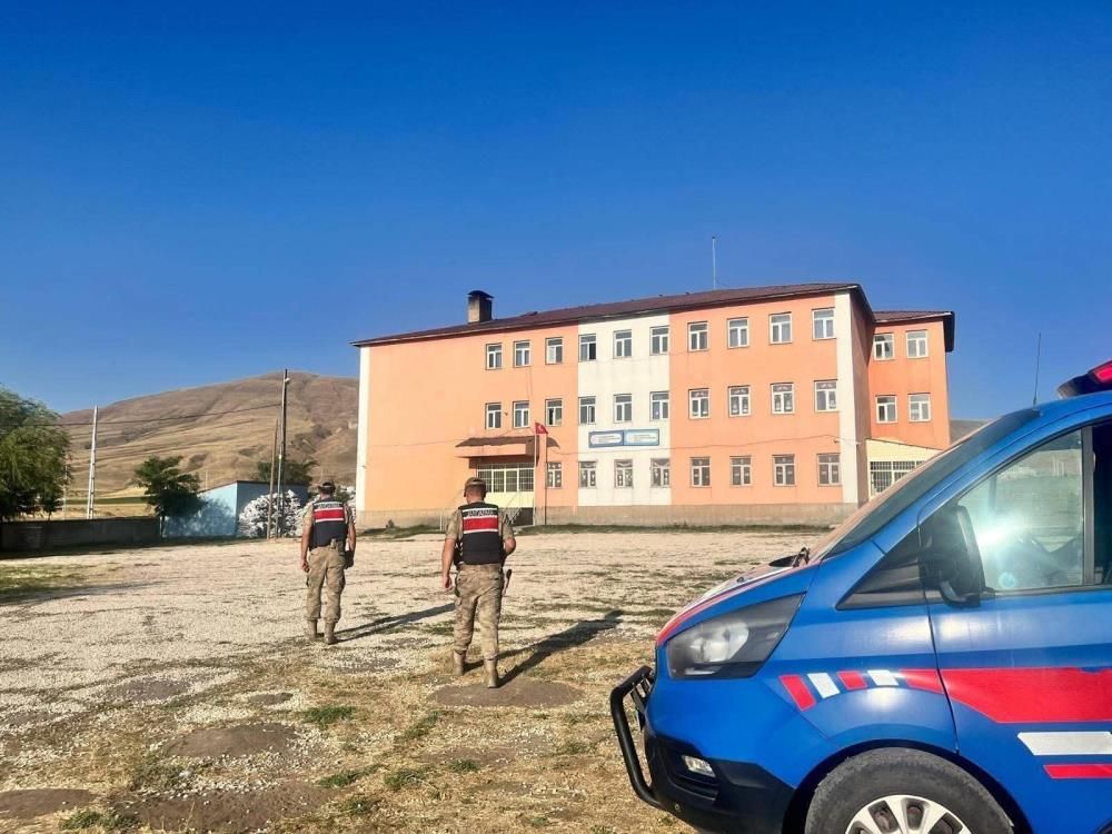 Bitlis'te Emniyet Ve Jandarmadan Güvenlik Uygulaması 1