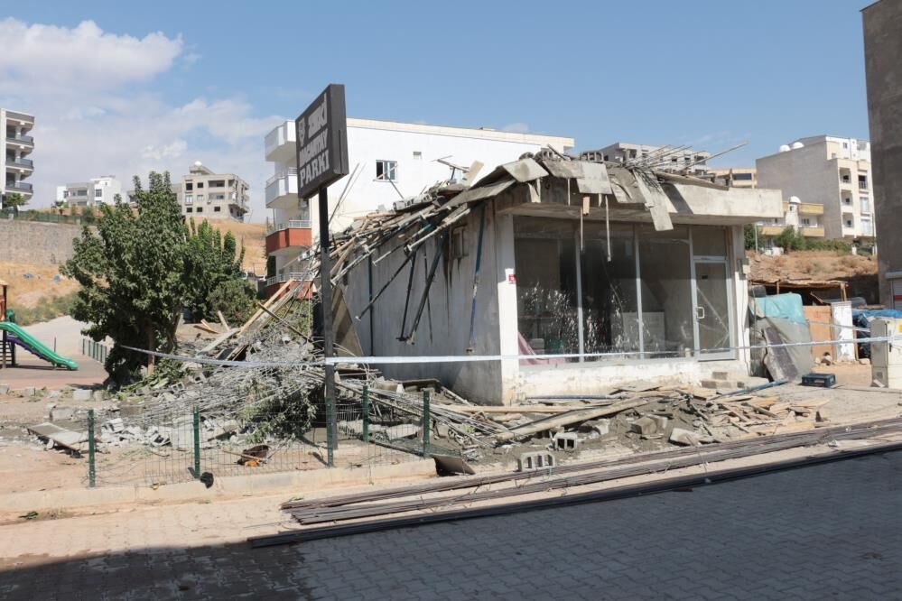 Cizre'de Inşaat Göçüğü 5 Işçi Beton Ve Demir Yığınlarının Altında Kaldı 1