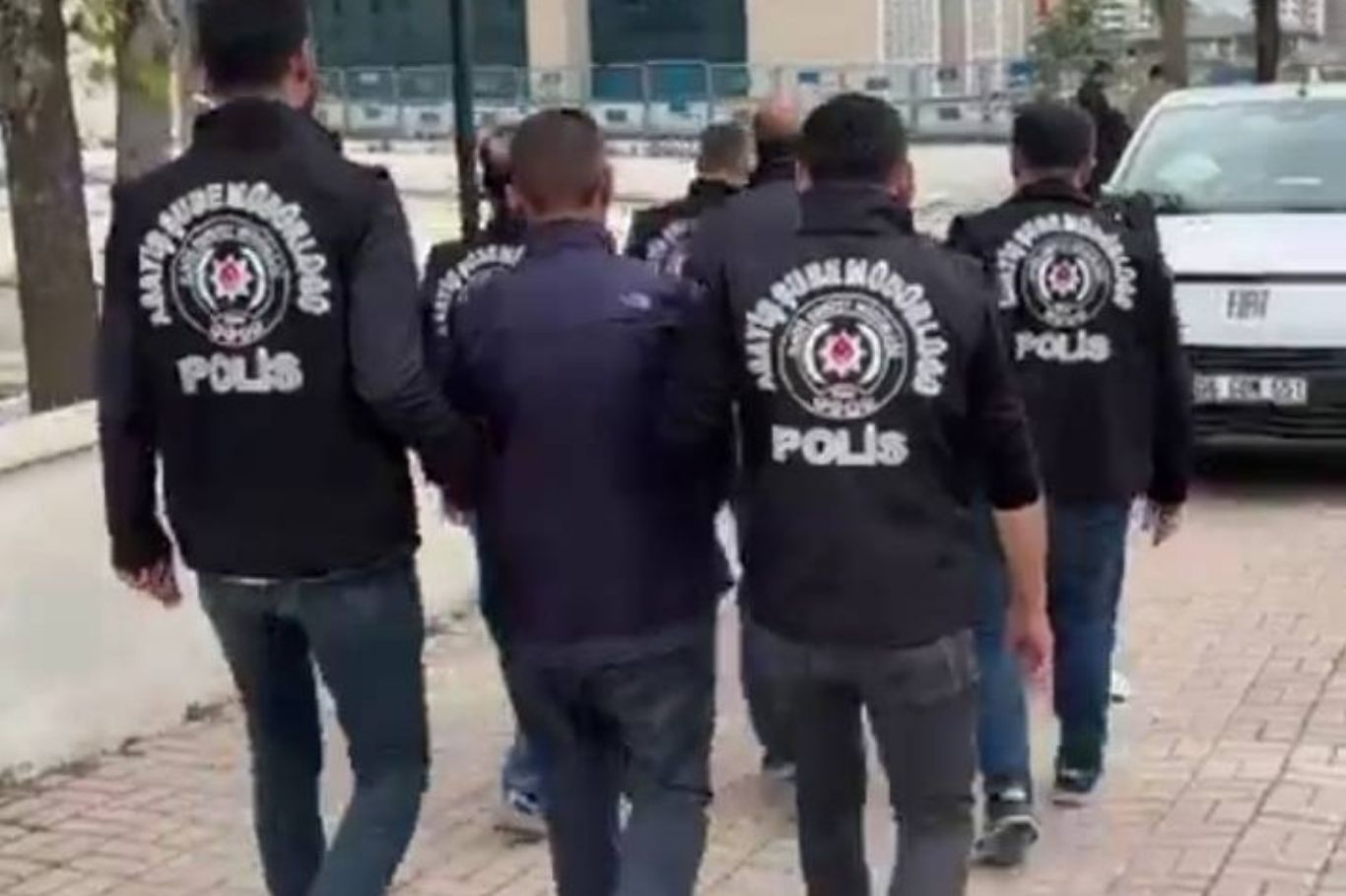 1 milyon 537 bin liralık telefon dolandırıcılığında 3 şüpheli tutuklandı