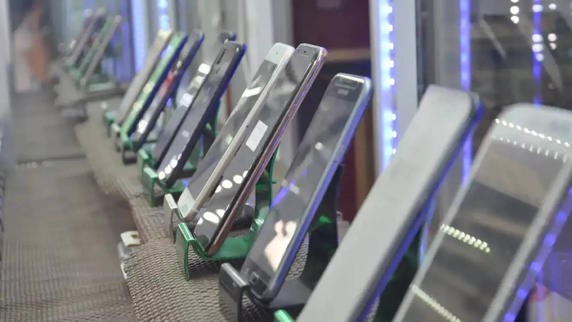 Cep telefonlarında taksitler 12 aya, üst sınır 40 bin TL’ye çıkarıldı