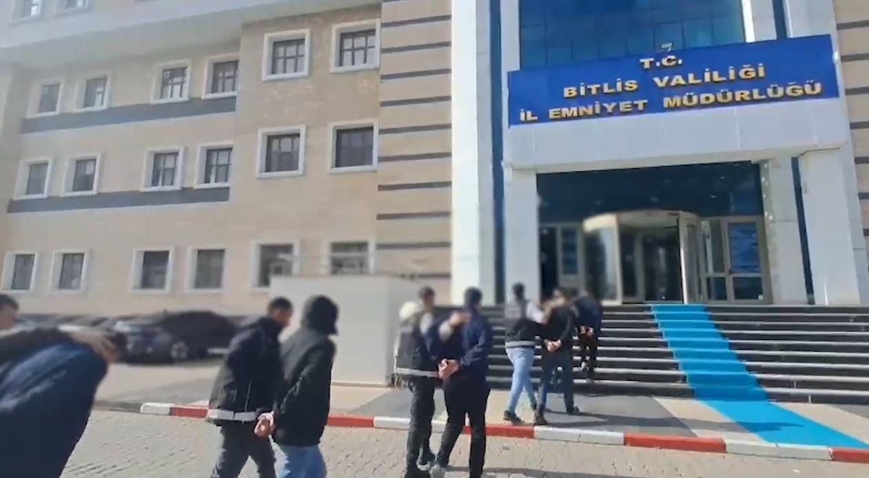 Bitlis’te Uyuşturucu için düğmeye basıldı: 8 Şüpheli Tutuklandı