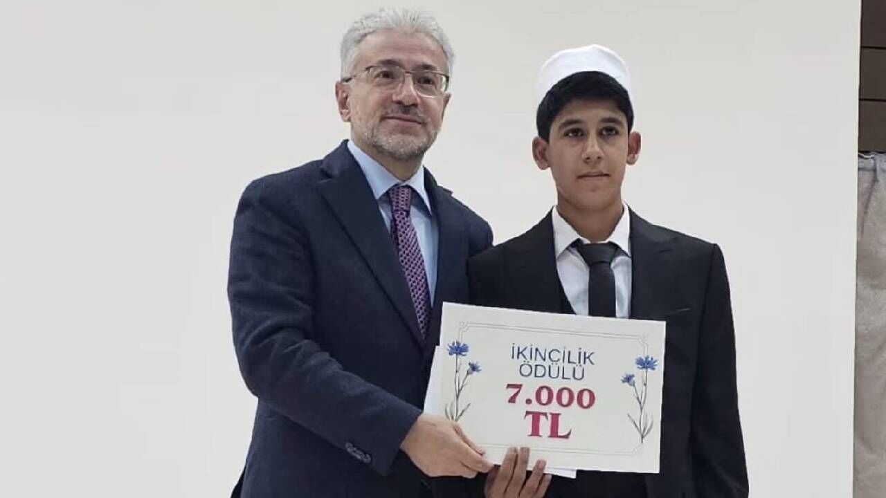 Ahlatlı hafız Mehmet Emin Deniz bölge ikincisi oldu