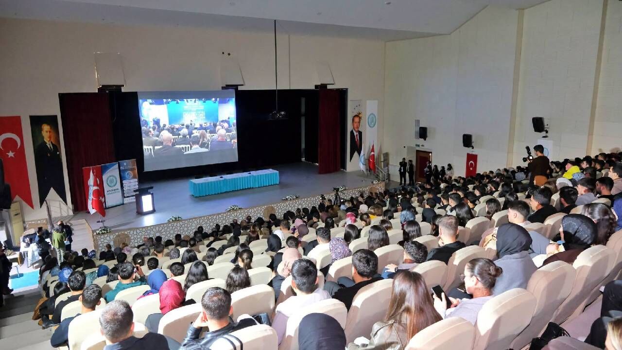 Bitlis’te 4. Uluslararası Sosyal Bilimler Kongresi başladı