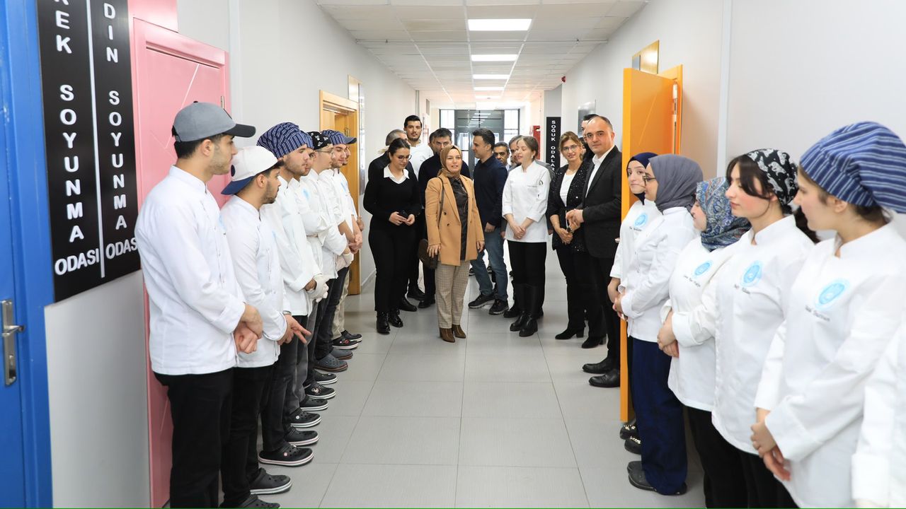 Bitlis’te “Gönül Köprüleri Projesi” Kapsamında Gastronomi Workshop’u Düzenlendi