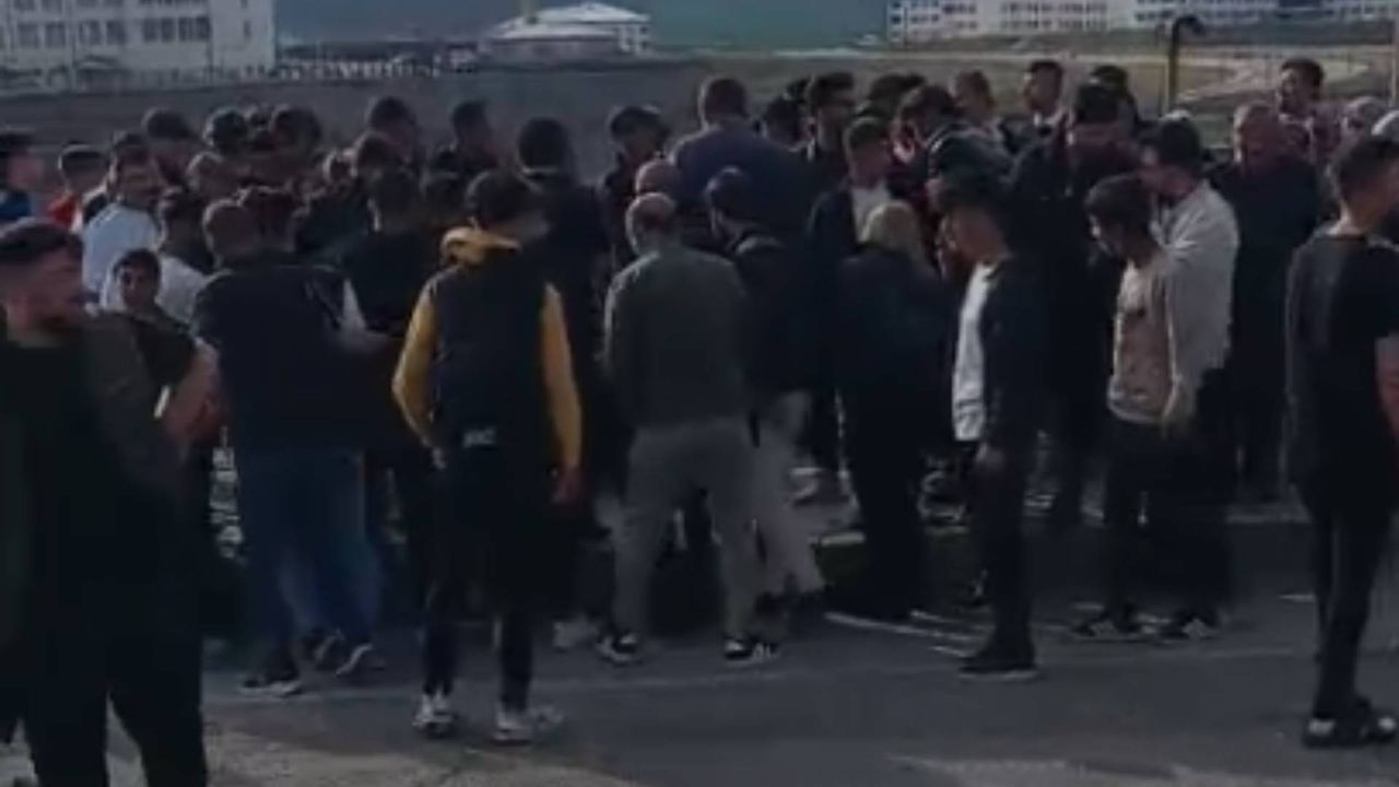 Bitlis’te yolun karşına geçerken aracın çarptığı çocuk ağır yaralandı