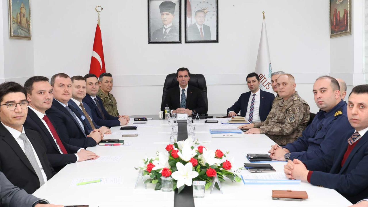 Bitlis’te İl Asayiş, Güvenlik ve İstihbarat Toplantısı Gerçekleştirildi