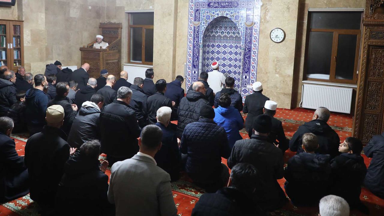 Bitlis’te Miraç Kandili Dualarla İdrak Edildi