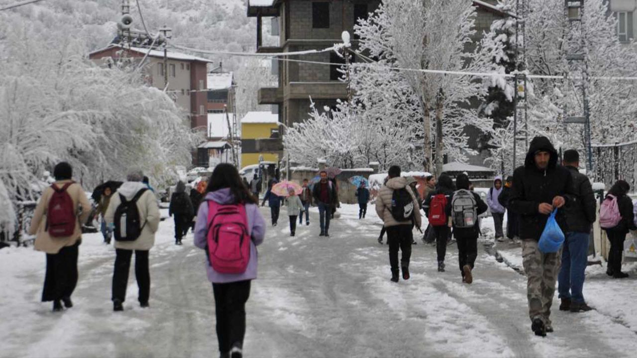 Bitlis’te Taşımalı Eğitim ve Köy Okullarına Kar Tatili
