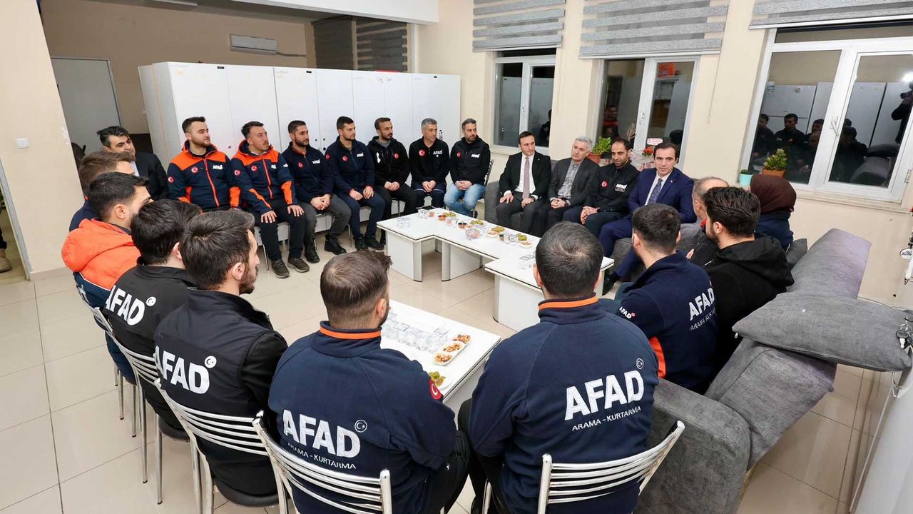 Vali Karakaya, Bitlis'te AFAD’ı Ziyaret Etti