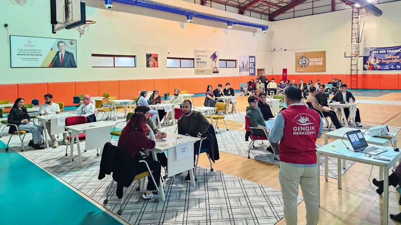 Bitlis’te Bilgi Yarışması Düzenlendi