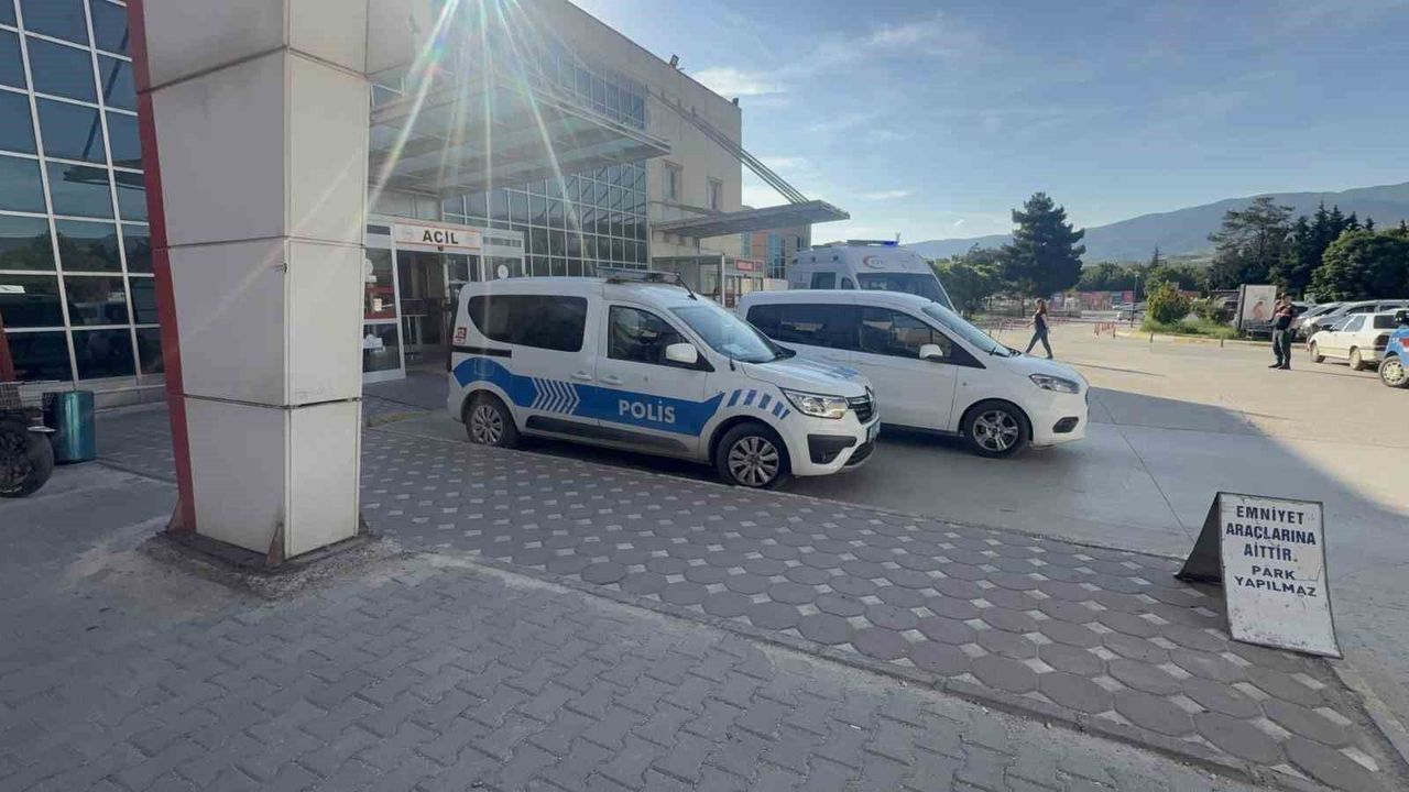 Amca Oğulları Arasında Alacak Verecek Kavgası Kanl