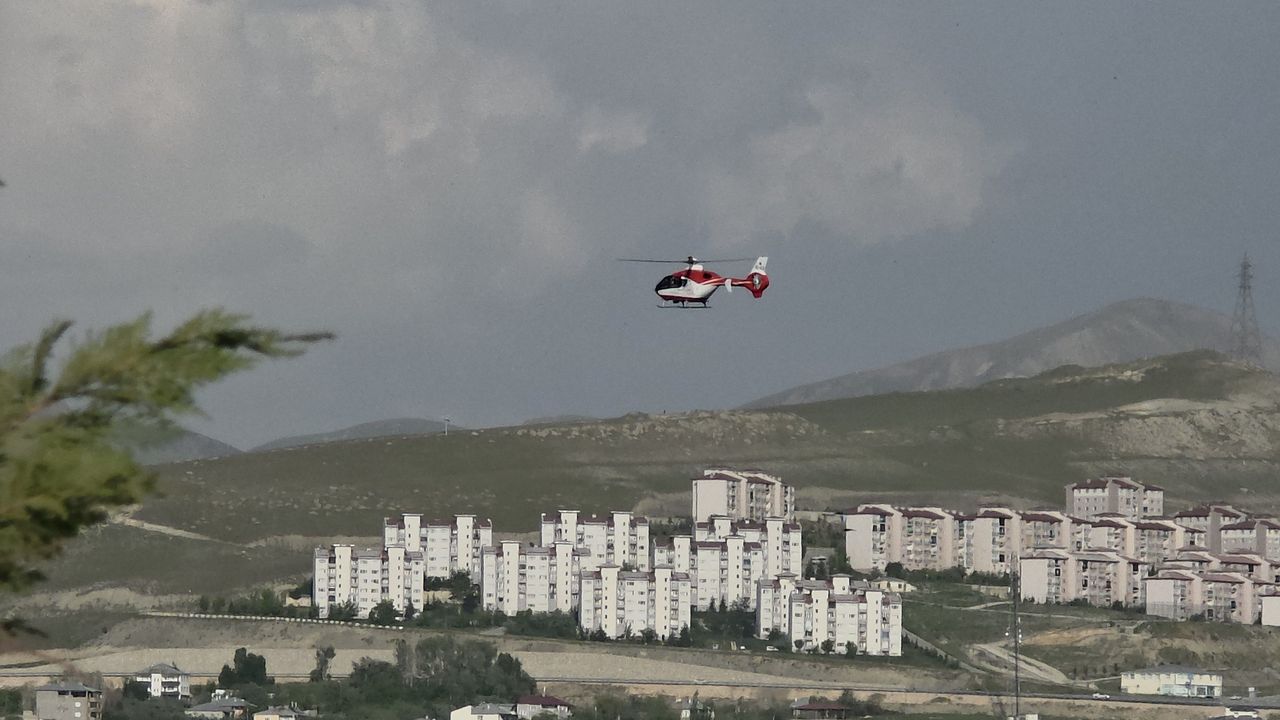 Van'da Kalp Krizi Geçiren Hasta İçin Helikopter Ambulans Sef