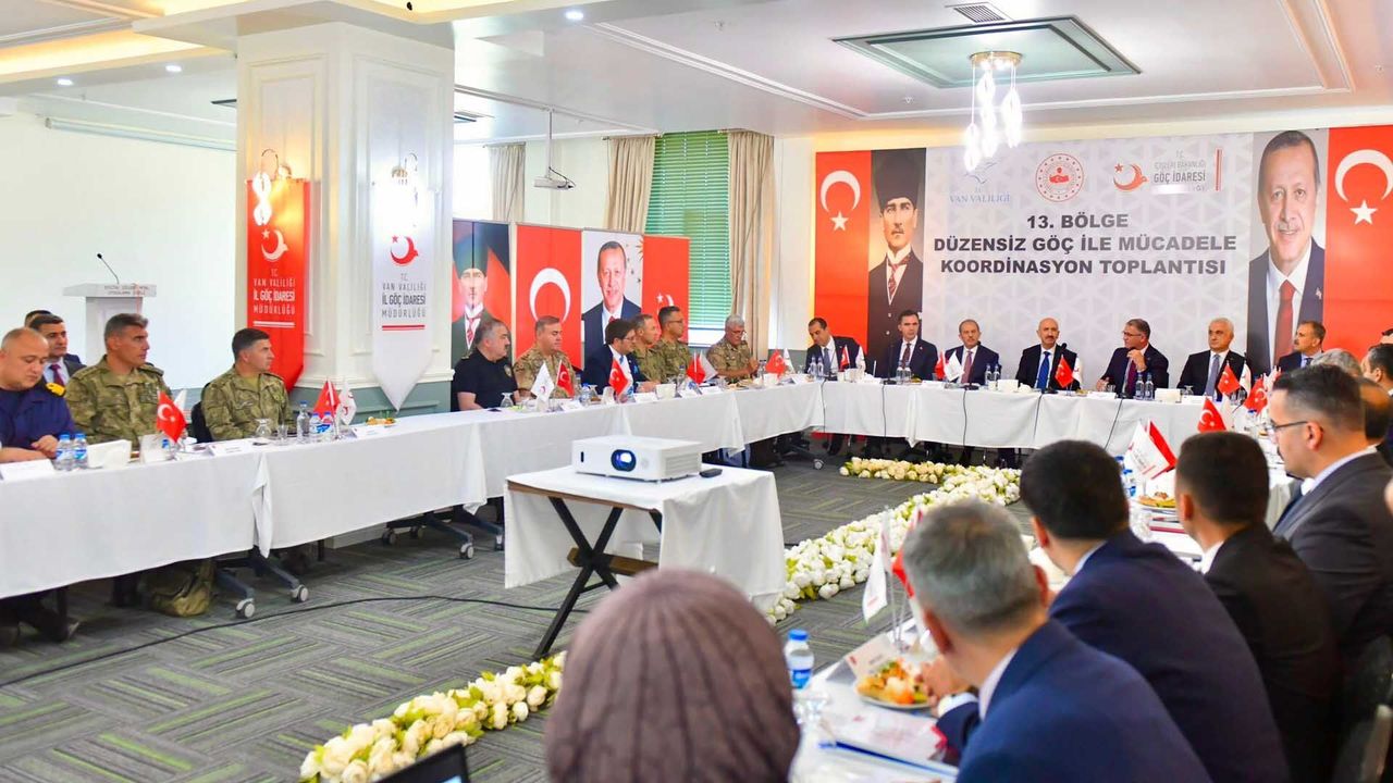 Bitlis Valisi Karakaya, Düzensiz Göçle Mücadele To