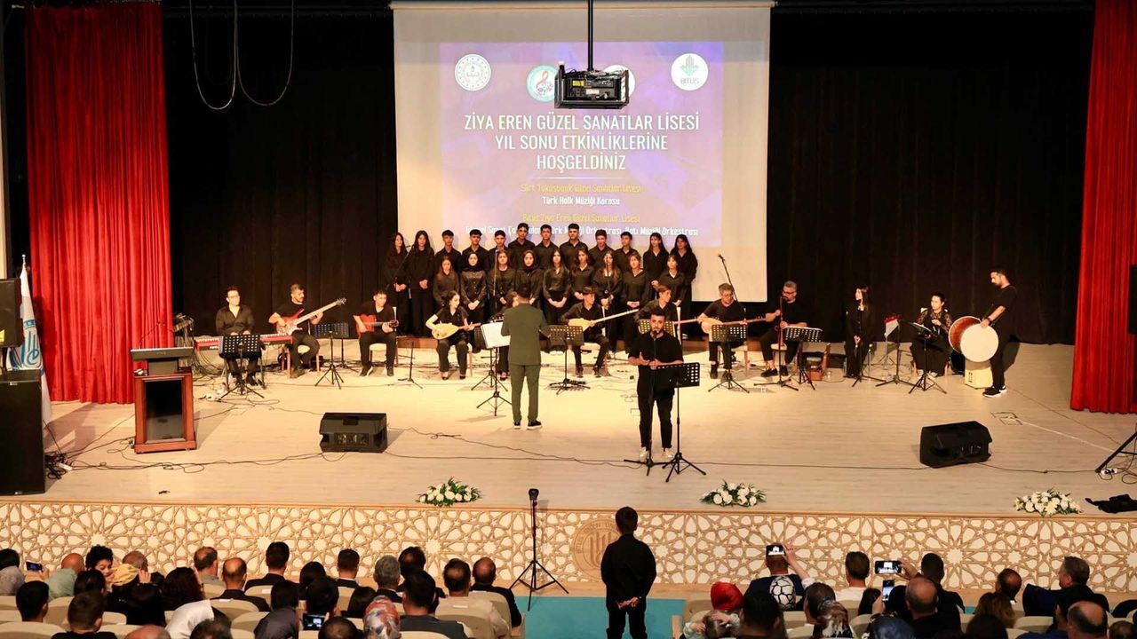 Bitlis’te Sanat Dolu Gece: Konser ve Sergi Büyük Beğeni Topladı