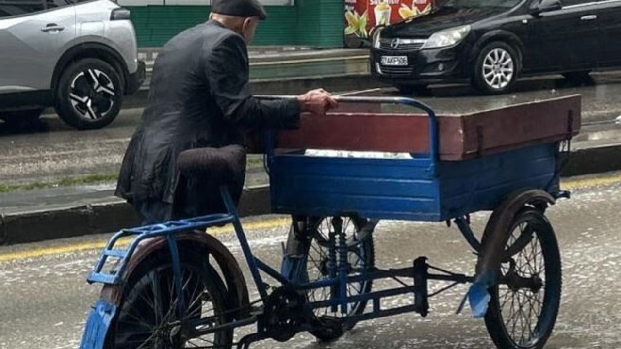 Sağanak vatandaşı hazırlıksız yakaladı!