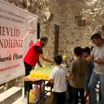 Bitlis Vakıflar Bölge Müdürlüğü’nden Mevlit Kandili’nde 6 bin kişiye limonata ikramı