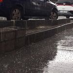 Dolu ve sağanak vatandaşları hazırlıksız yakaladı