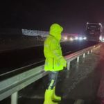 Erzincan-Sivas yolunda heyelan: Mahsur kalan araçlar kurtarıldı