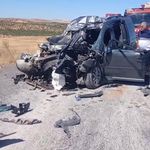 Şanlıurfa'da hurdaya dönen araçta 4 ölü, 2 ağır yaralı