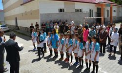 Bitlis'in O İlçesindeki Kız Futbol Takımı Türkiye Üçüncüsü Oldu