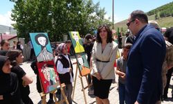 Bitlis'te Ünlü Ressamlara Taş Çıkartan Sergi Büyük Beğeni Topladı