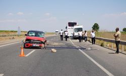 Otomobil ve Minibüs Çarpıştı: 12 Yaralı