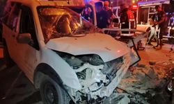 Van'da Takla Atan Otomobilde 2 Kişi Yaralandı