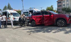 Togg ile Motosiklet Çarpıştı: 2 Kişi Yaralandı