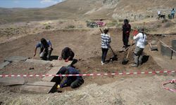 Bitlis'te Urartu Kalesinde Yeni Buluntular ve Antik Kalıntılar Ortaya Çıkarıldı