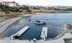 Bitlis'te Deniz Polislerinden Kıbrıs Gazilerine Van Gölü’nde Özel Tur