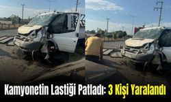 Lastiği Patlayan Kamyonet, Direğe Çarptı: 3 Kişi Yaralandı