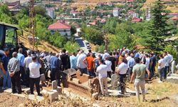 Bitlis esnaflarından Naci Yardım'ın annesi vefat etmiştir