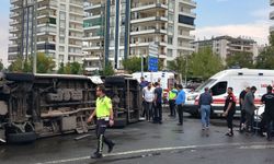 Kavşakta Feci Çarpışma: 1'i Bebek 10 Yaralı