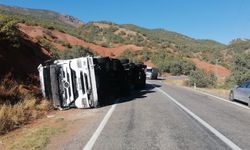 Meşrubat Yüklü Tır Devrildi: 1 Yaralı