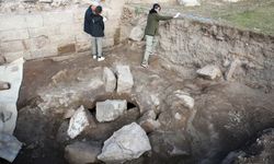 Eski Ahlat Kalesi'ndeki Kazılarda Su Sarnıcı Gün Yüzüne Çıktı