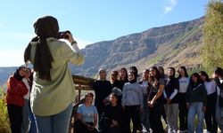 Doğa Severlerin Gözdesi Nemrut Krater Gölü’ne Ziyaretçi Akını