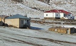 Bitlis'te Bulunan Türkiye'nin En Yüksek Rakımlı Köyü Beyaza Büründü